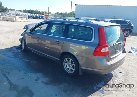 2010 Volvo V70 3.2/3.2 R-Design z USA, uszkodzony, nr VIN YV1982BW4A1127188